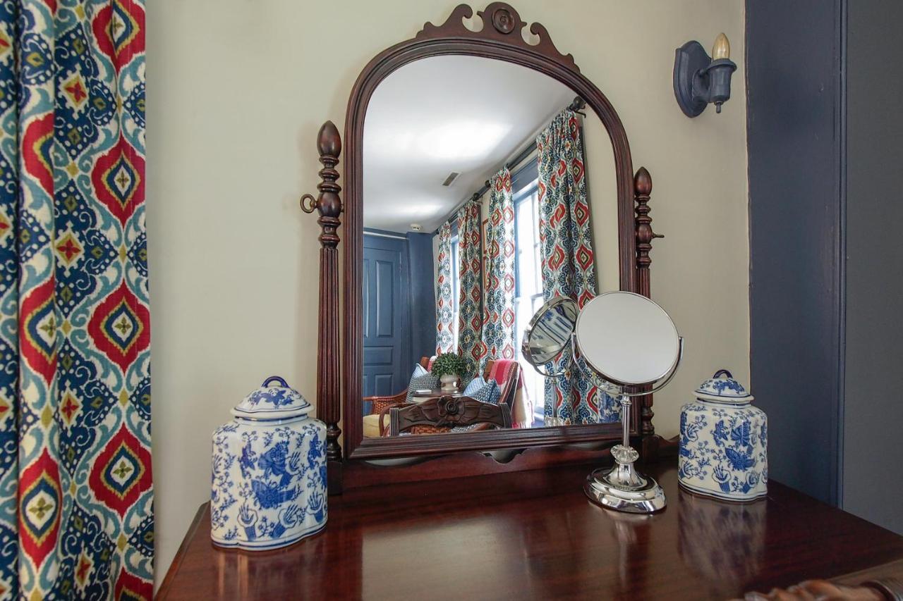 James Pharmacy Bed And Breakfast Олд-Сейбрук Экстерьер фото