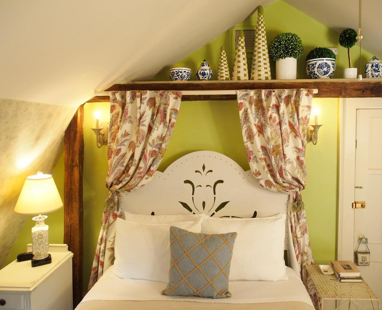James Pharmacy Bed And Breakfast Олд-Сейбрук Экстерьер фото